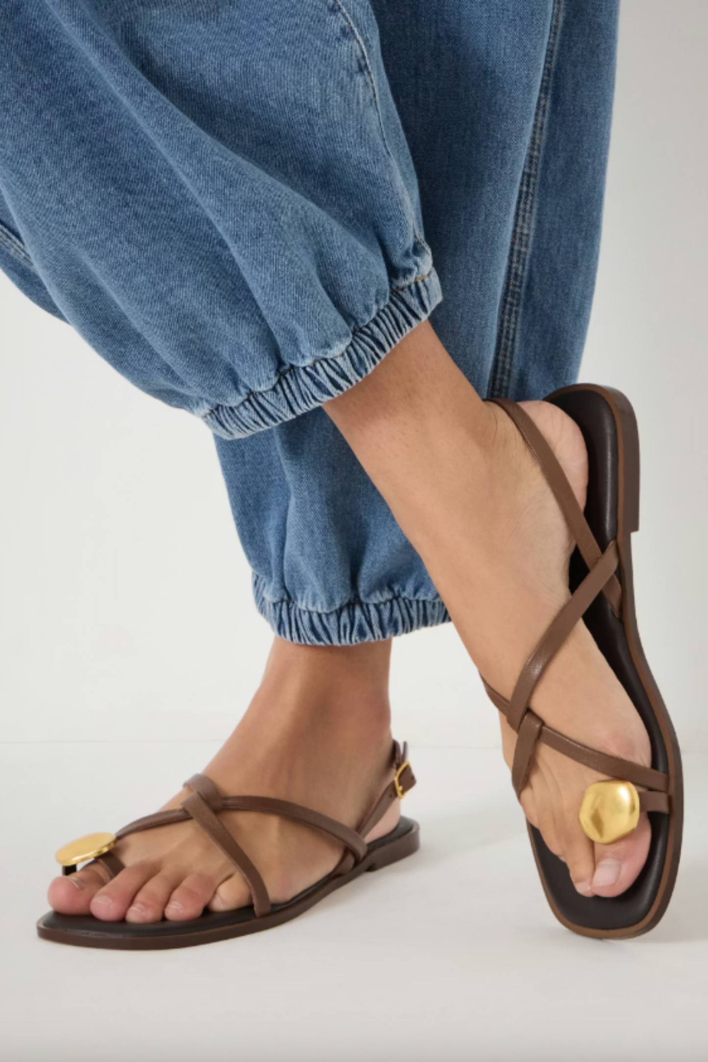 Yara Metal-detail Toe Sandal