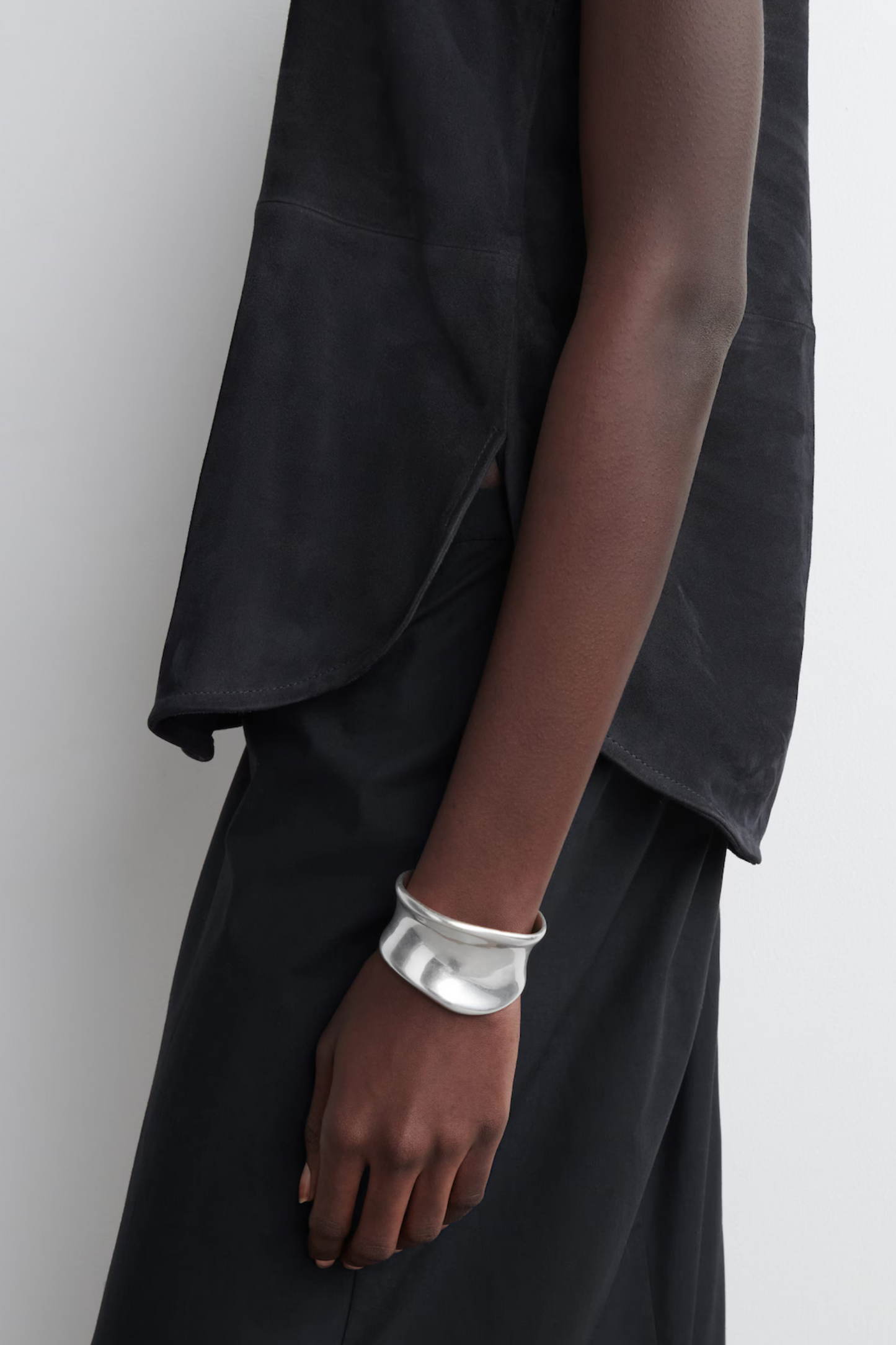 Sculpted Brushed Cuff