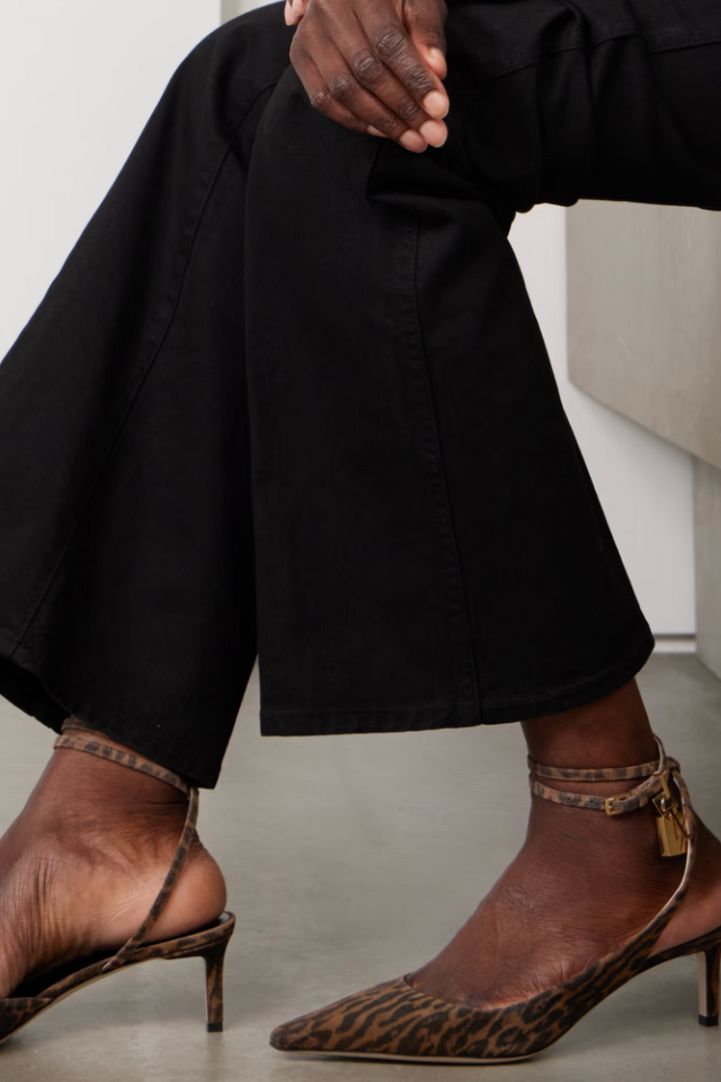 Padlock leopard-print suede pumps