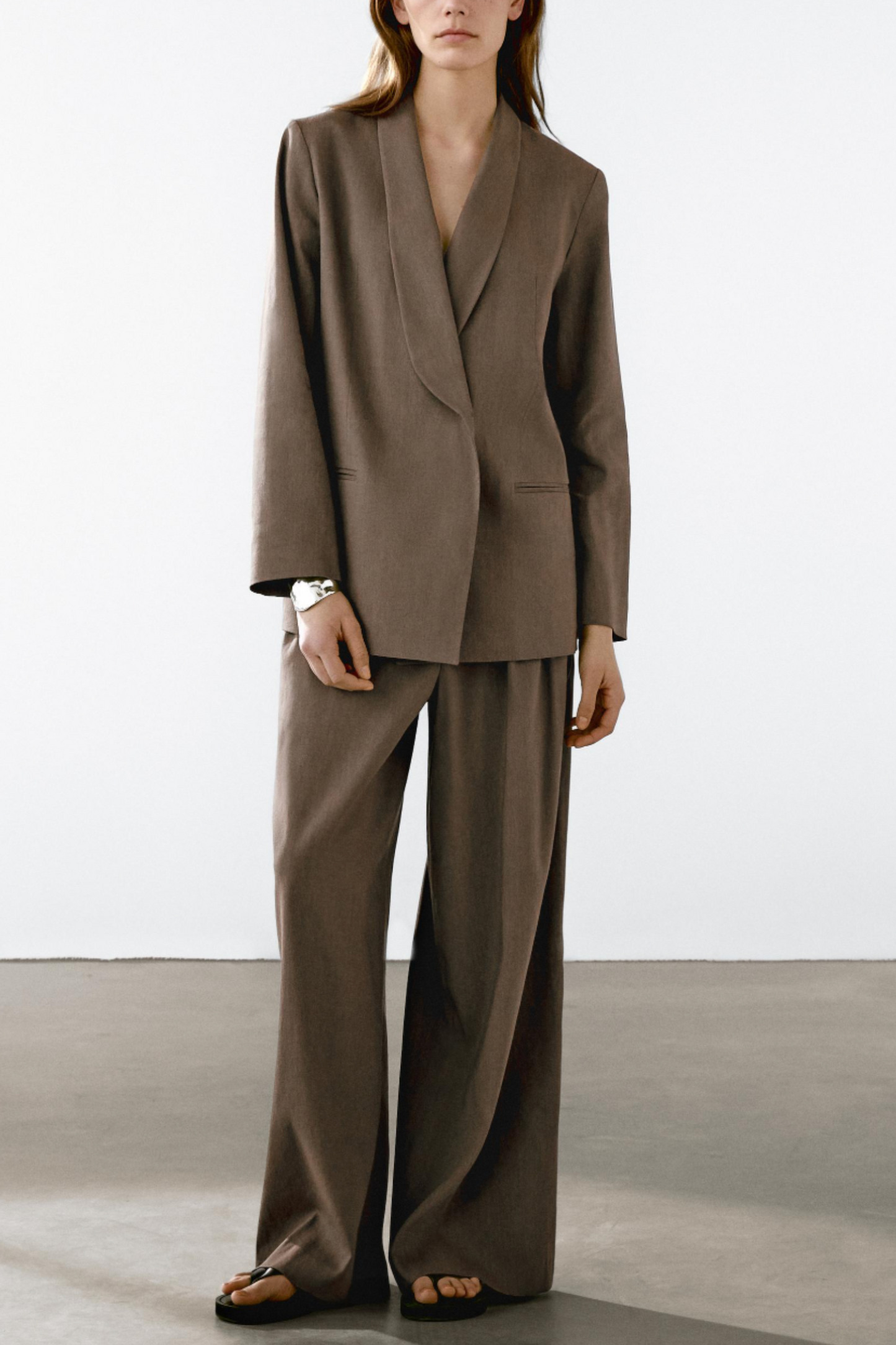 Linen Blend Dinner Jacket And Straight-leg Trousers With Darts
