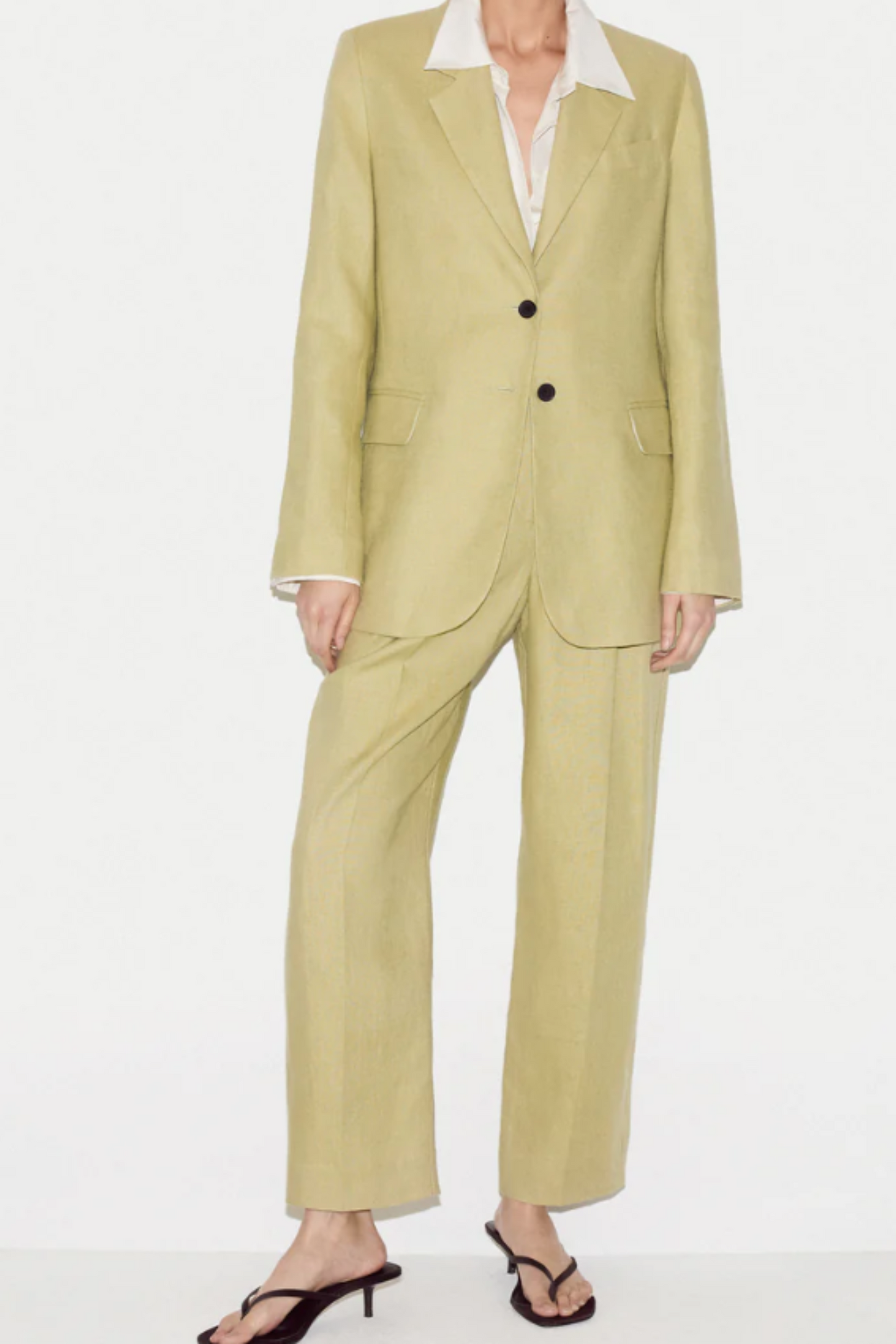 Linen Notch Lapel Blazer and Pleat Tapered Trouser