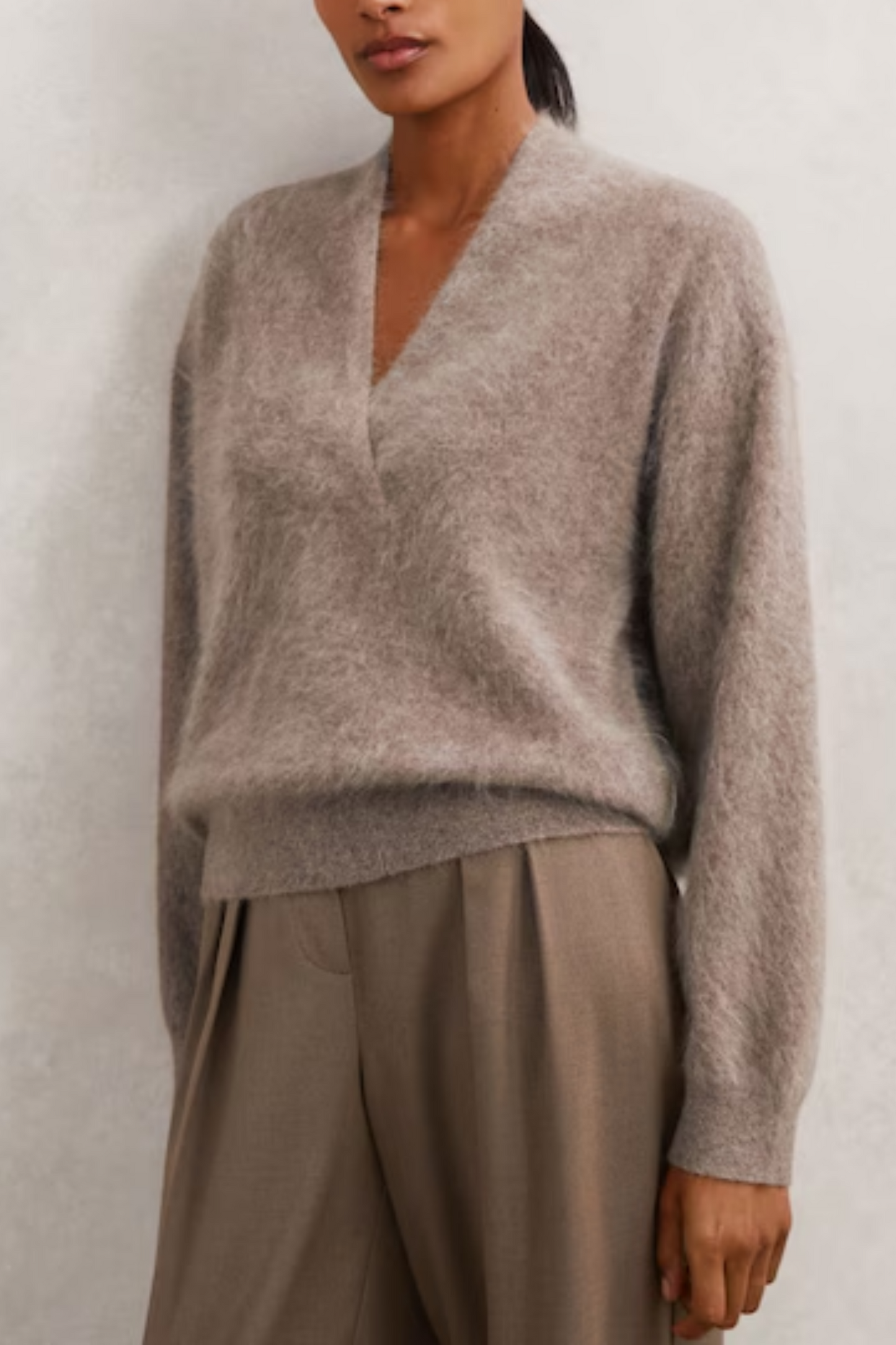 100% Brushed Cashmere Shawl-Neck Jumper in Oatmeal Neutral