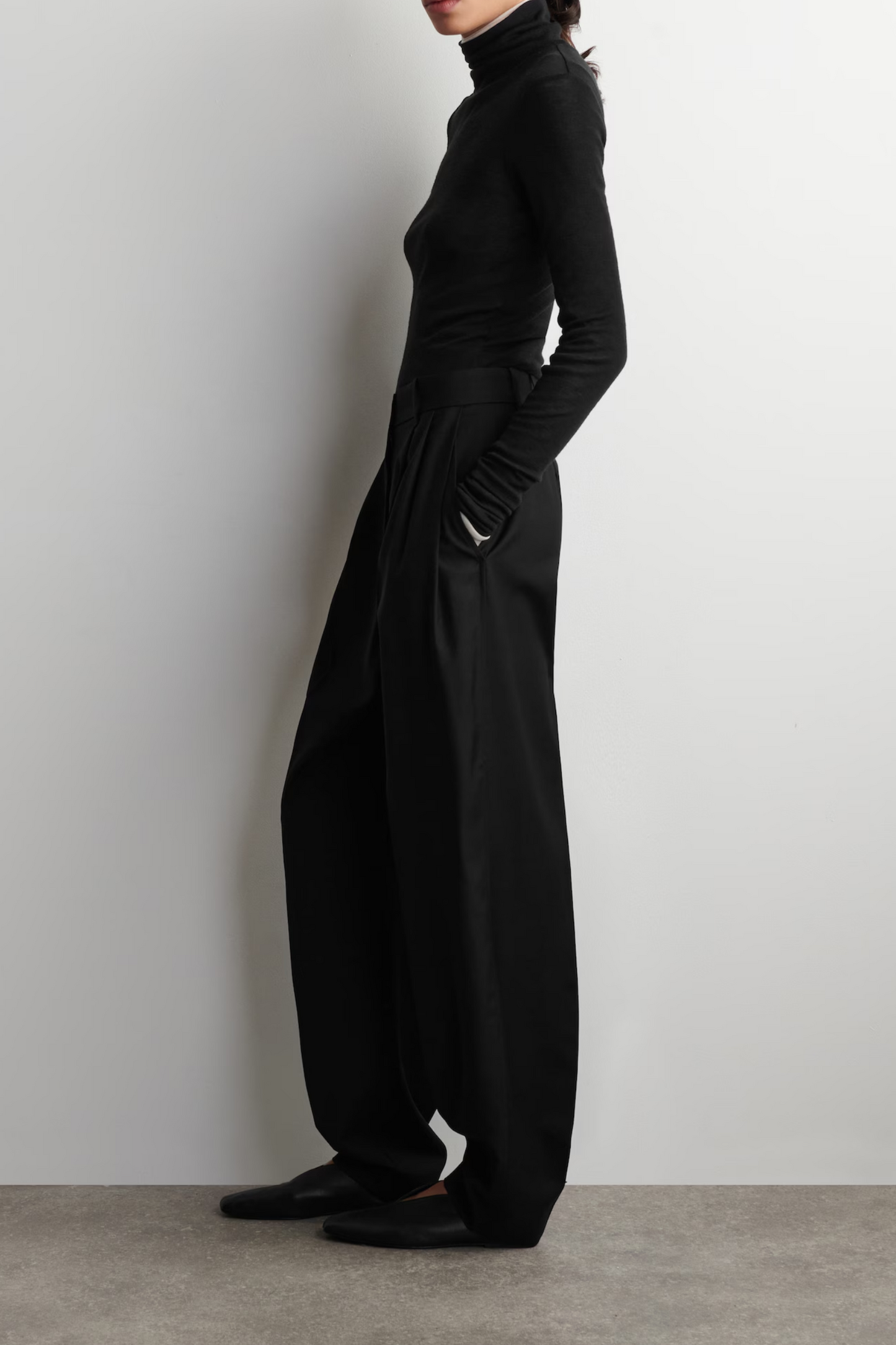 Pleated Wool-blend Tulip Trousers