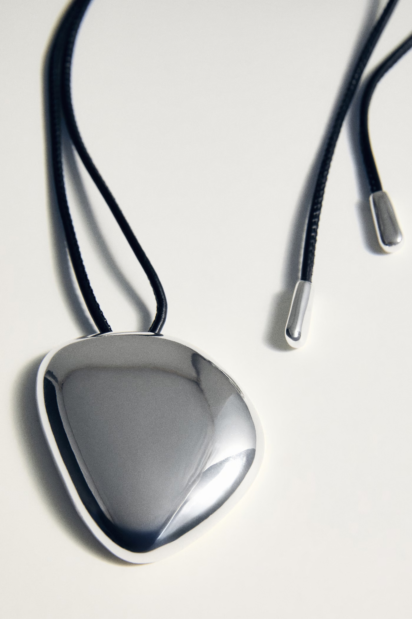 Pendant Necklace with Metal Component