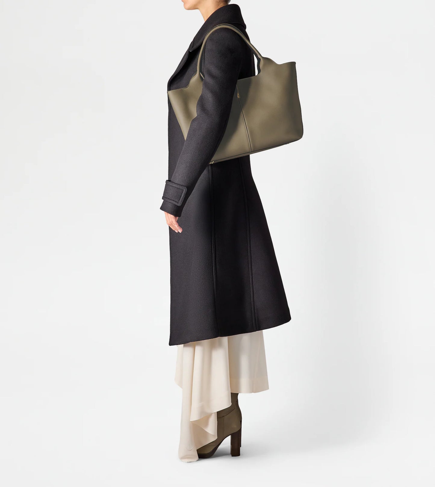 Shopping Bag in Leather Medium-Small