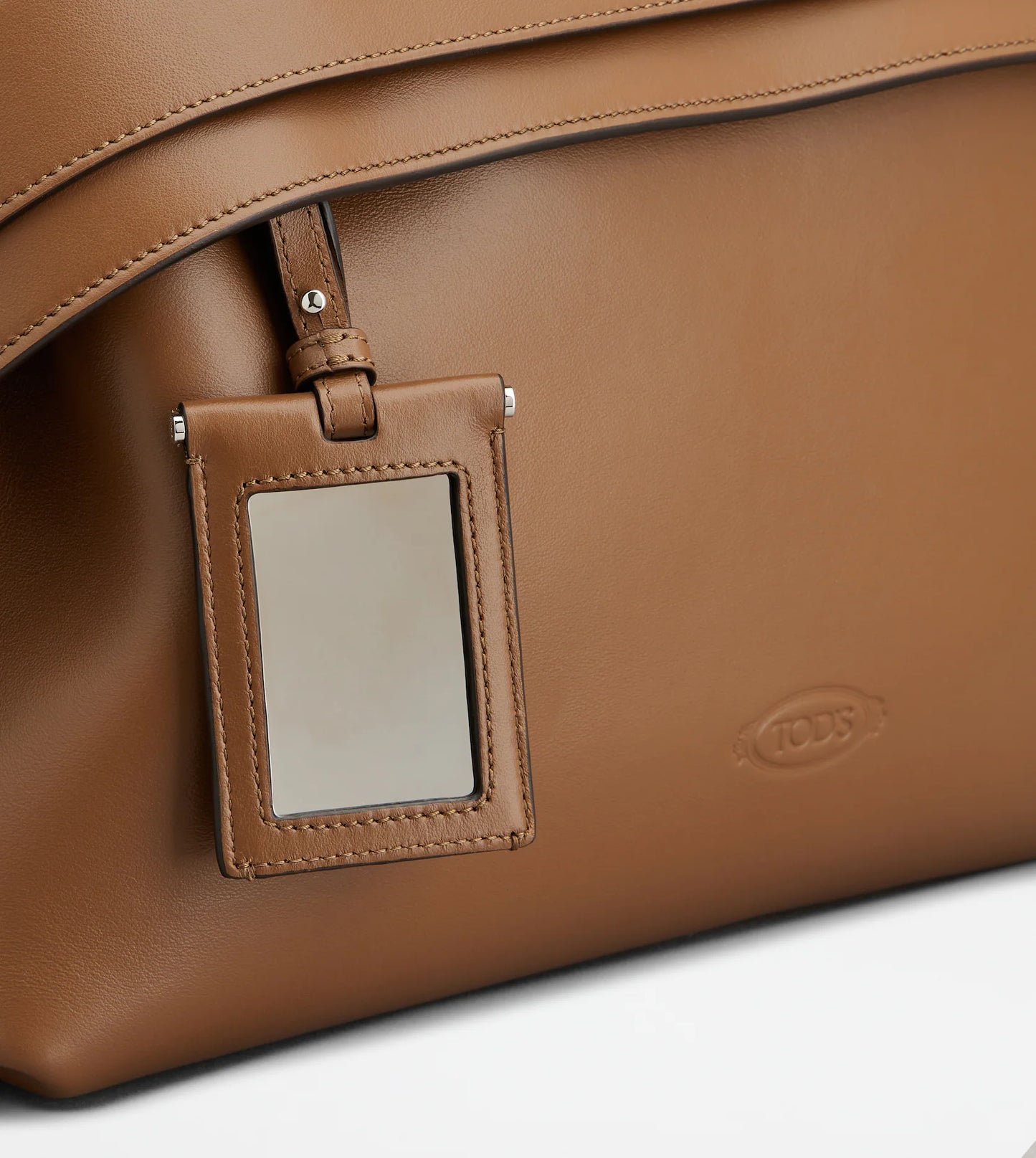 Wave Bag in Leather Medium