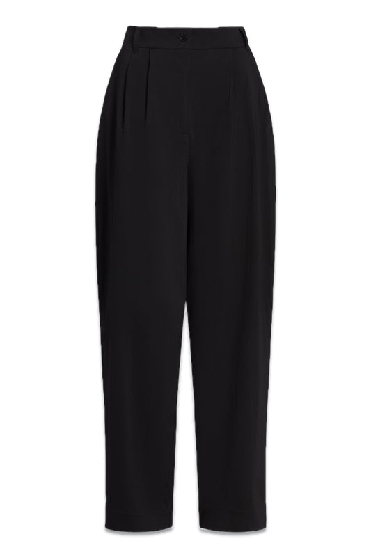 Danielle Pant, Black