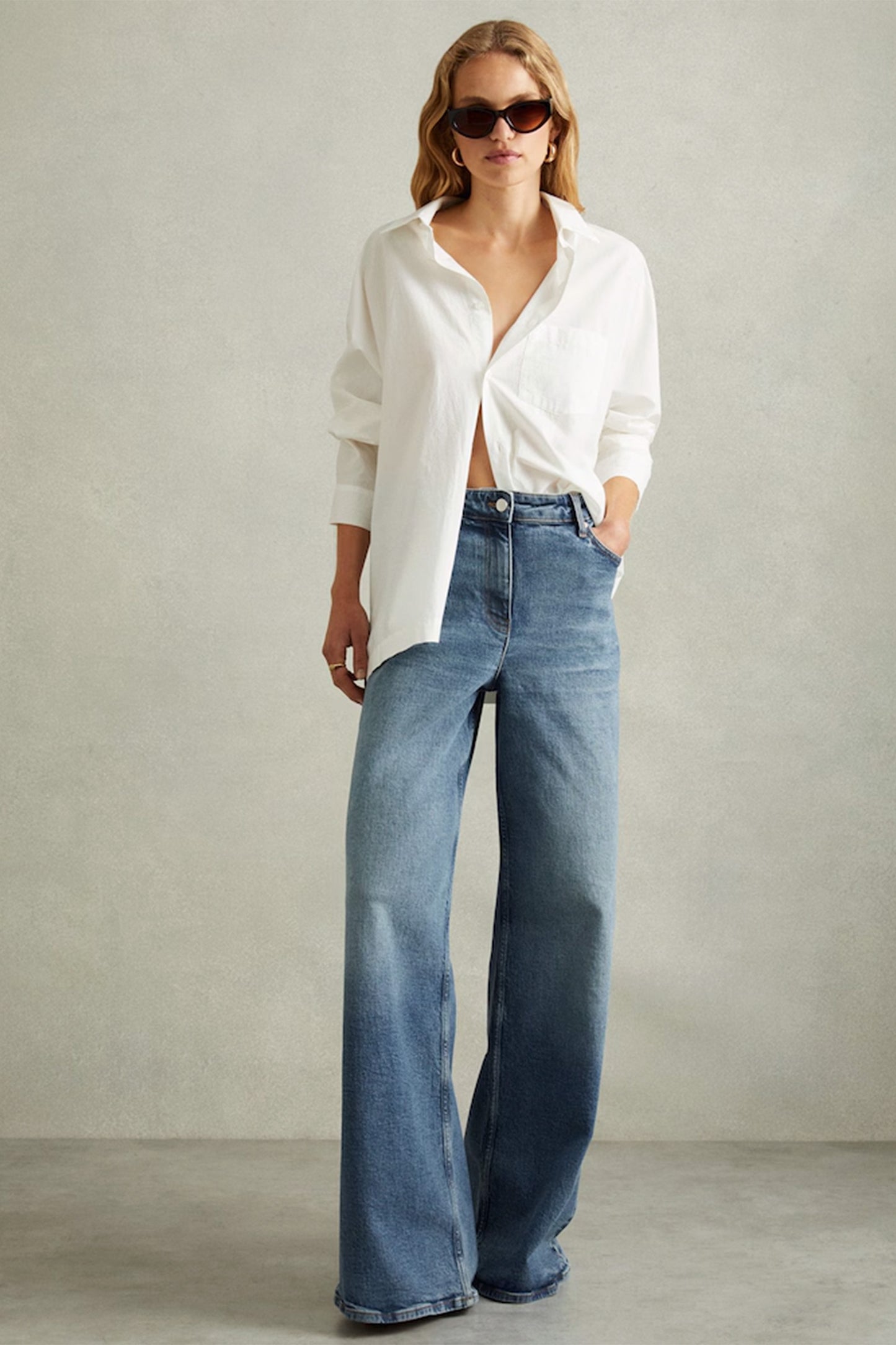 Wide Leg Jeans in Mid Blue
