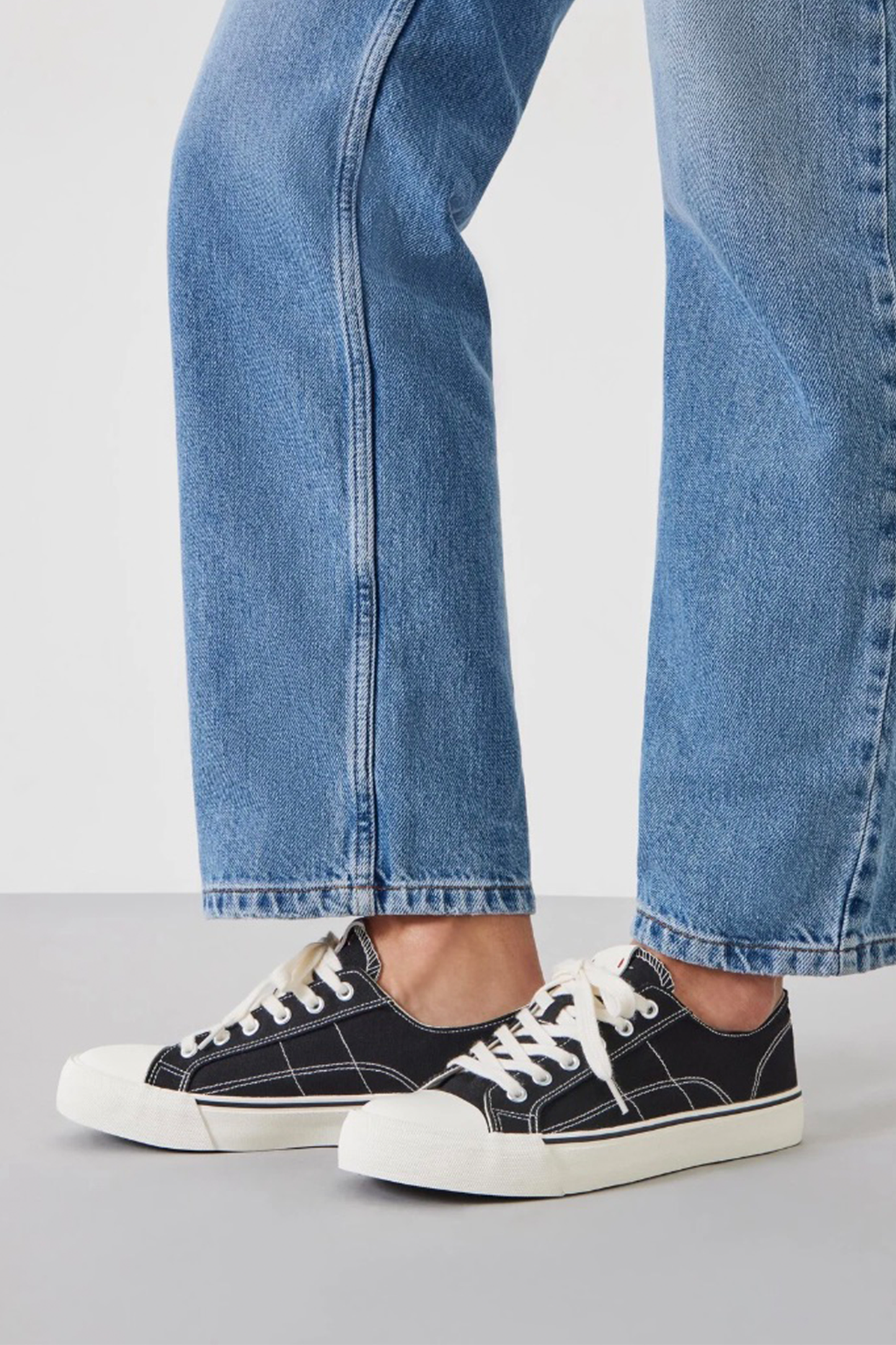 Finley Canvas Trainers