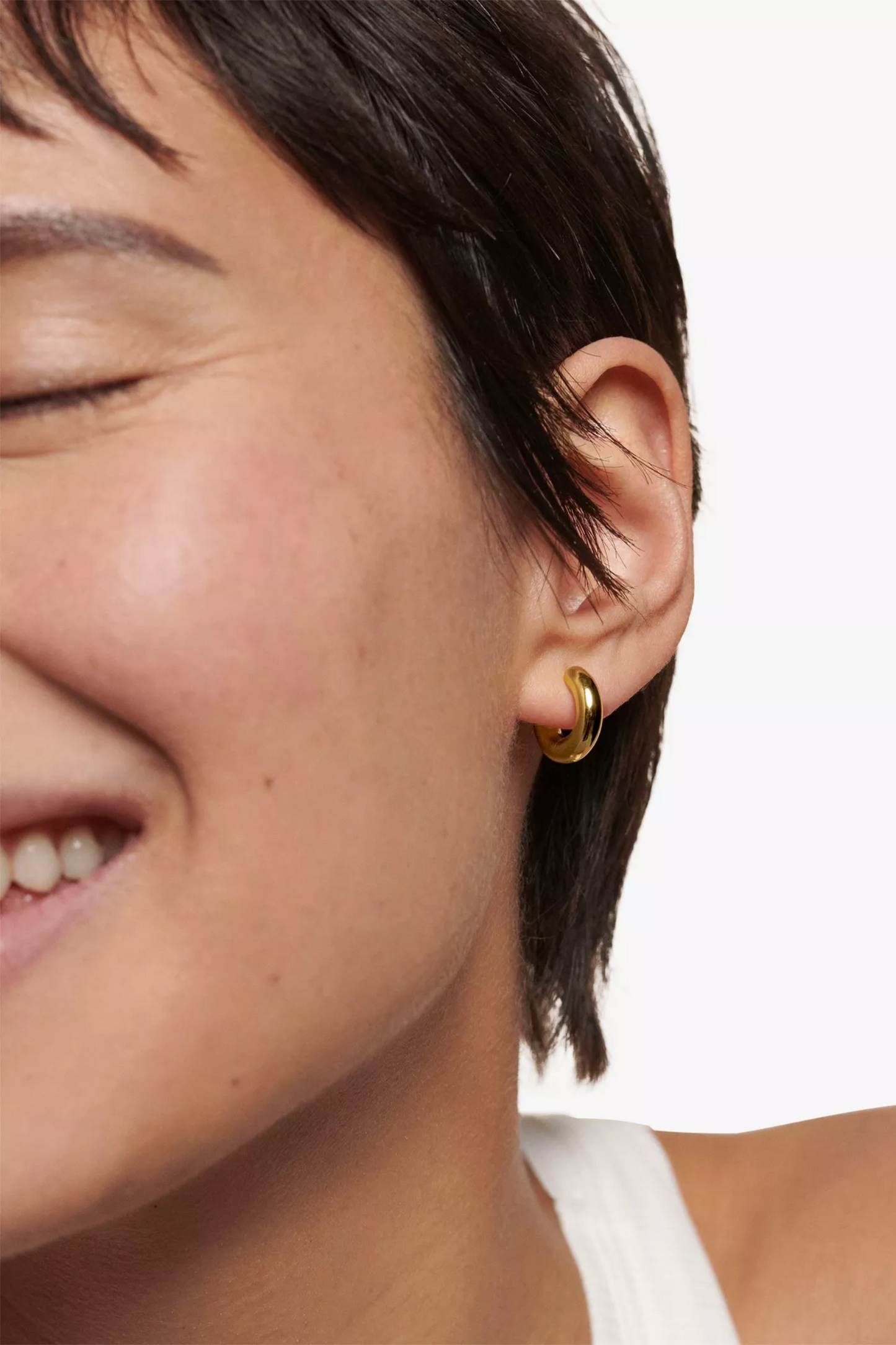 Essential Click Huggie Hoop Earrings