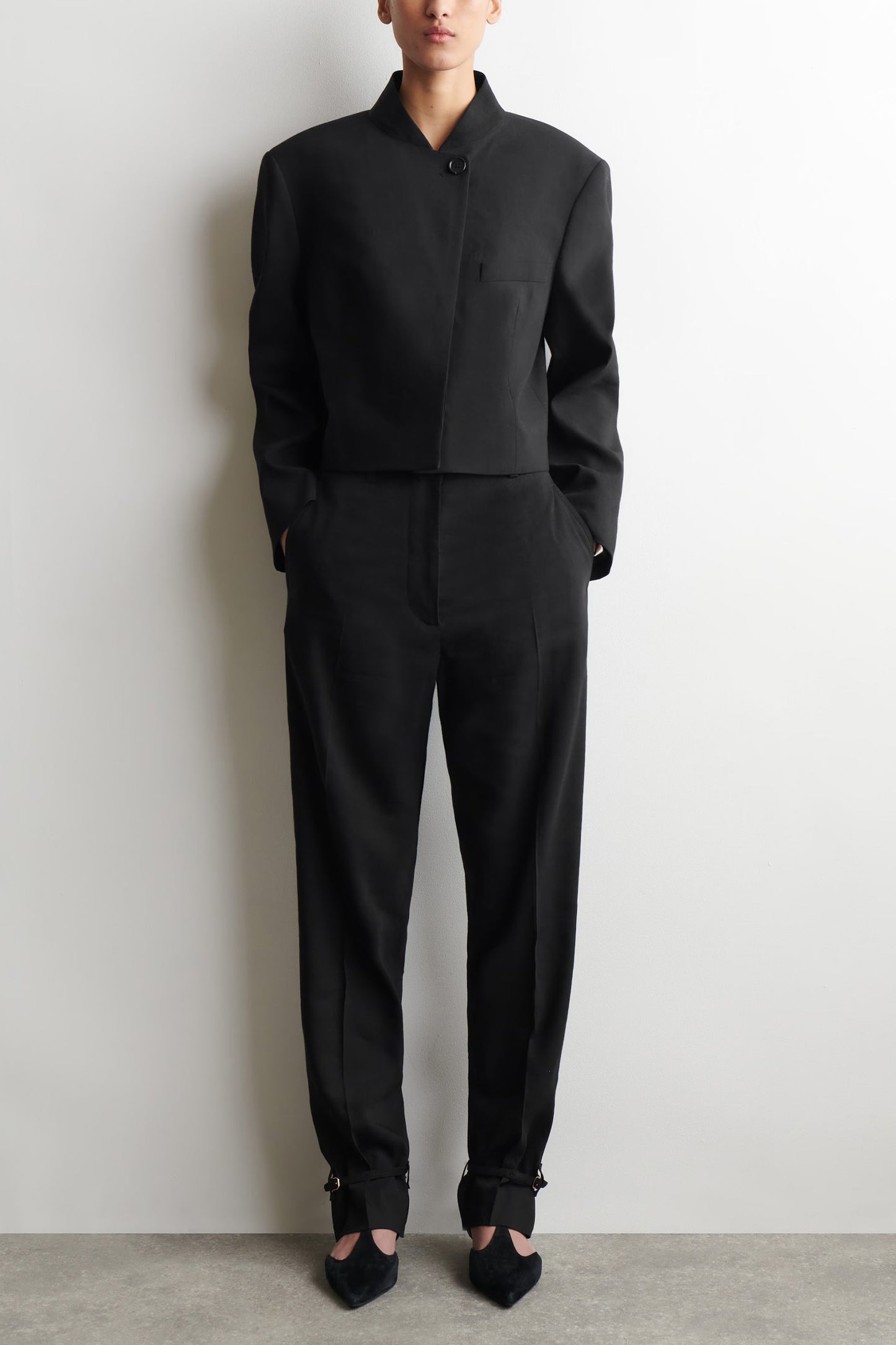 Cropped Structured Linen Blazer & Linen Straight-leg Trousers