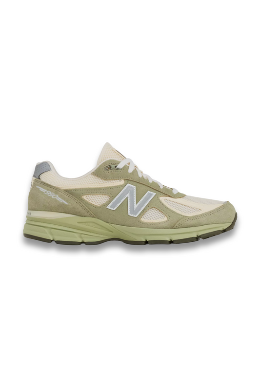 990v4 Shoes