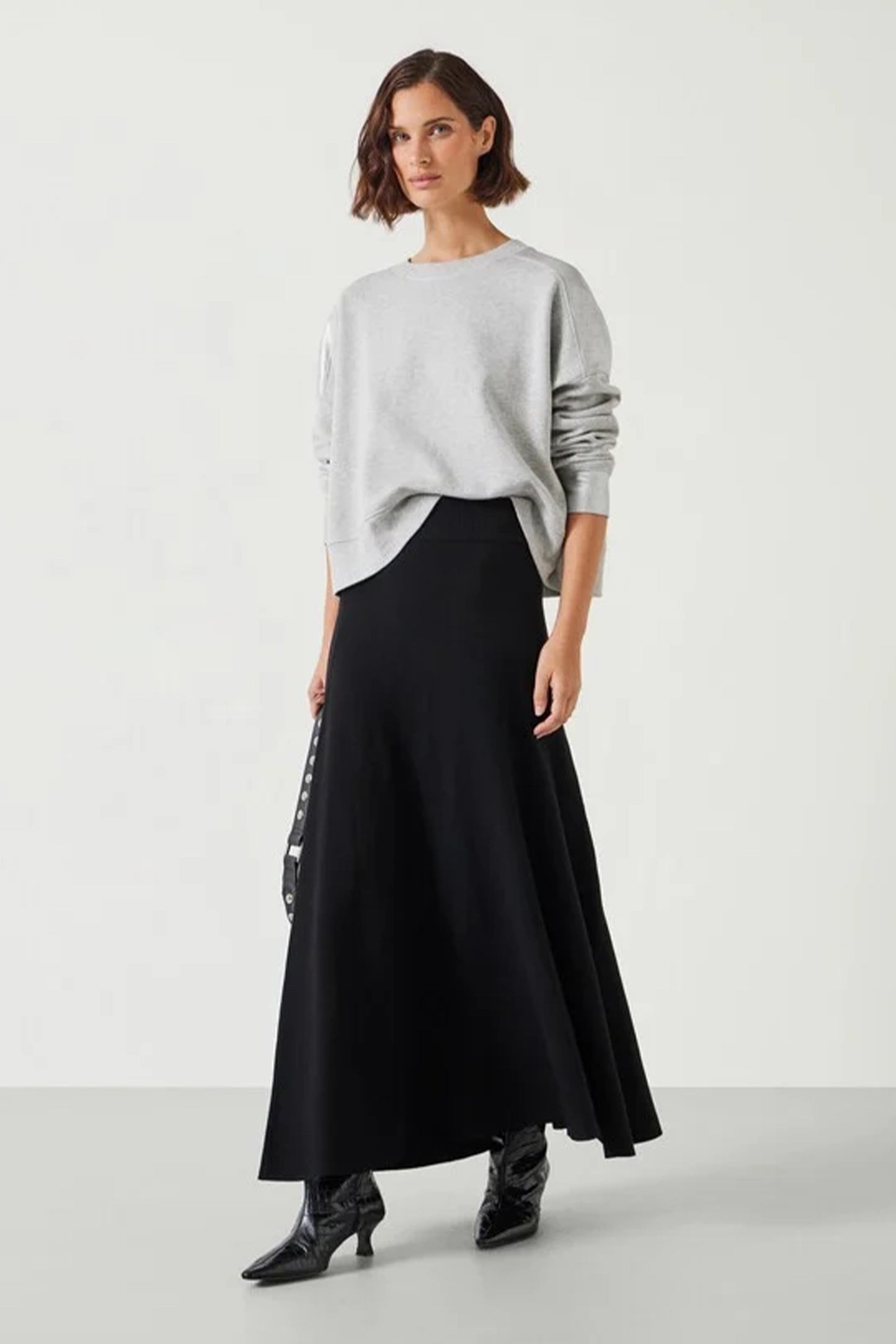 Zola Volume Knitted Midi Skirt