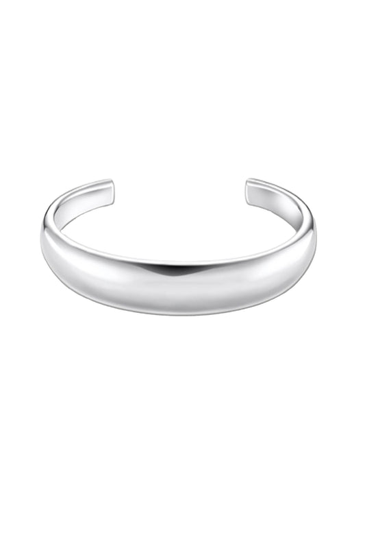Silver Bangle In Timless Design