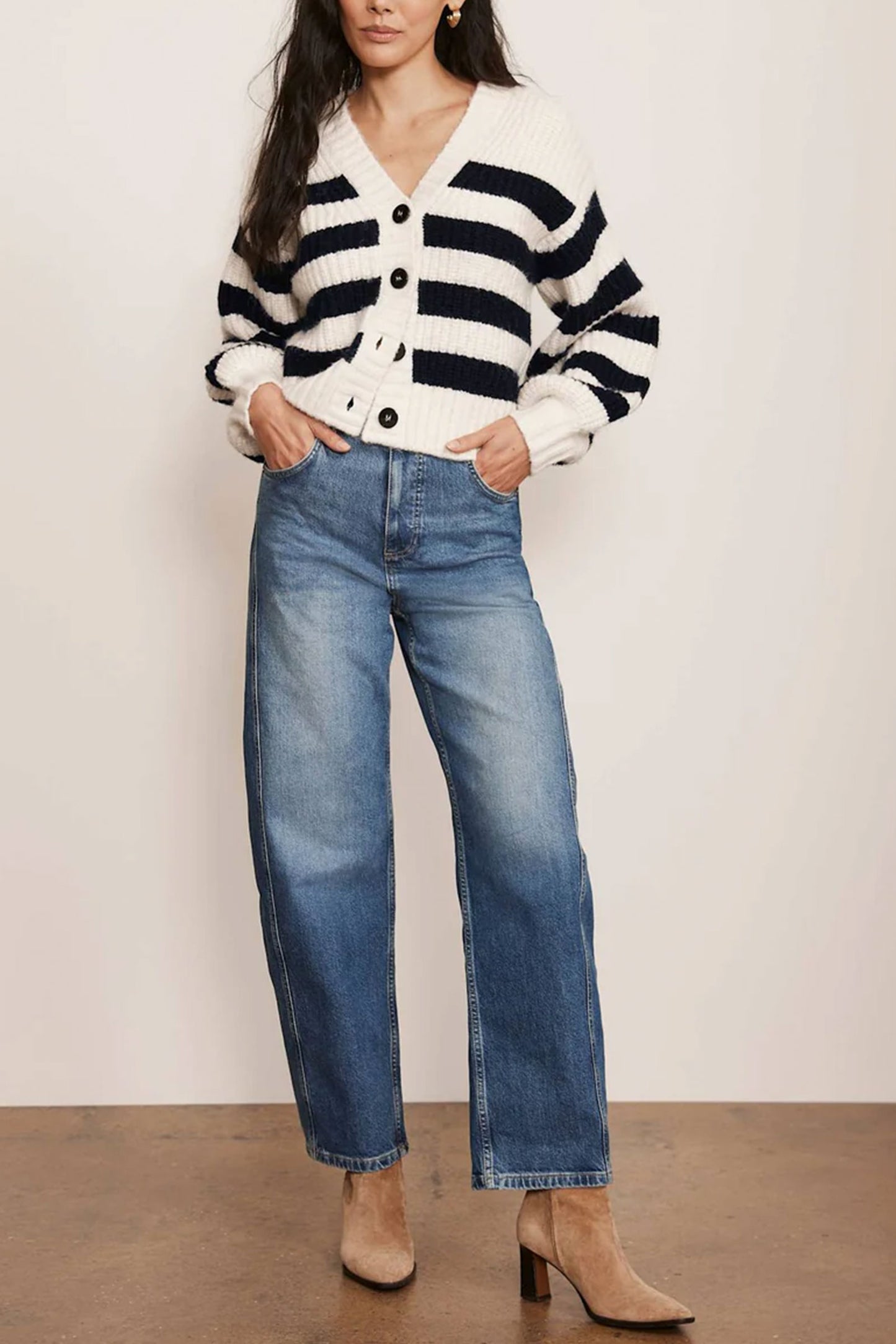 Mid Indigo Barrel Leg Jean