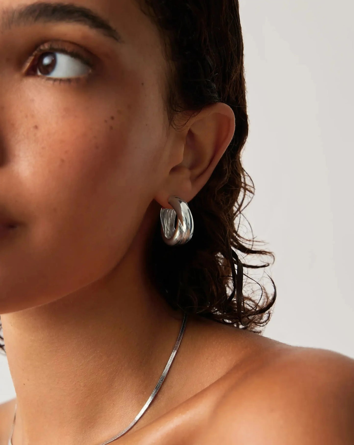 Lucy Williams Chunky Medium Entwine Hoop Earrings