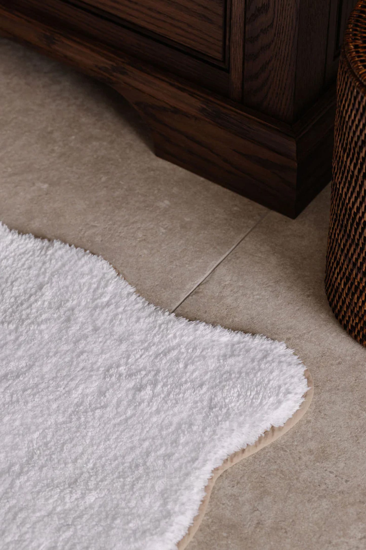 Amelia Scalloped Bath Mat