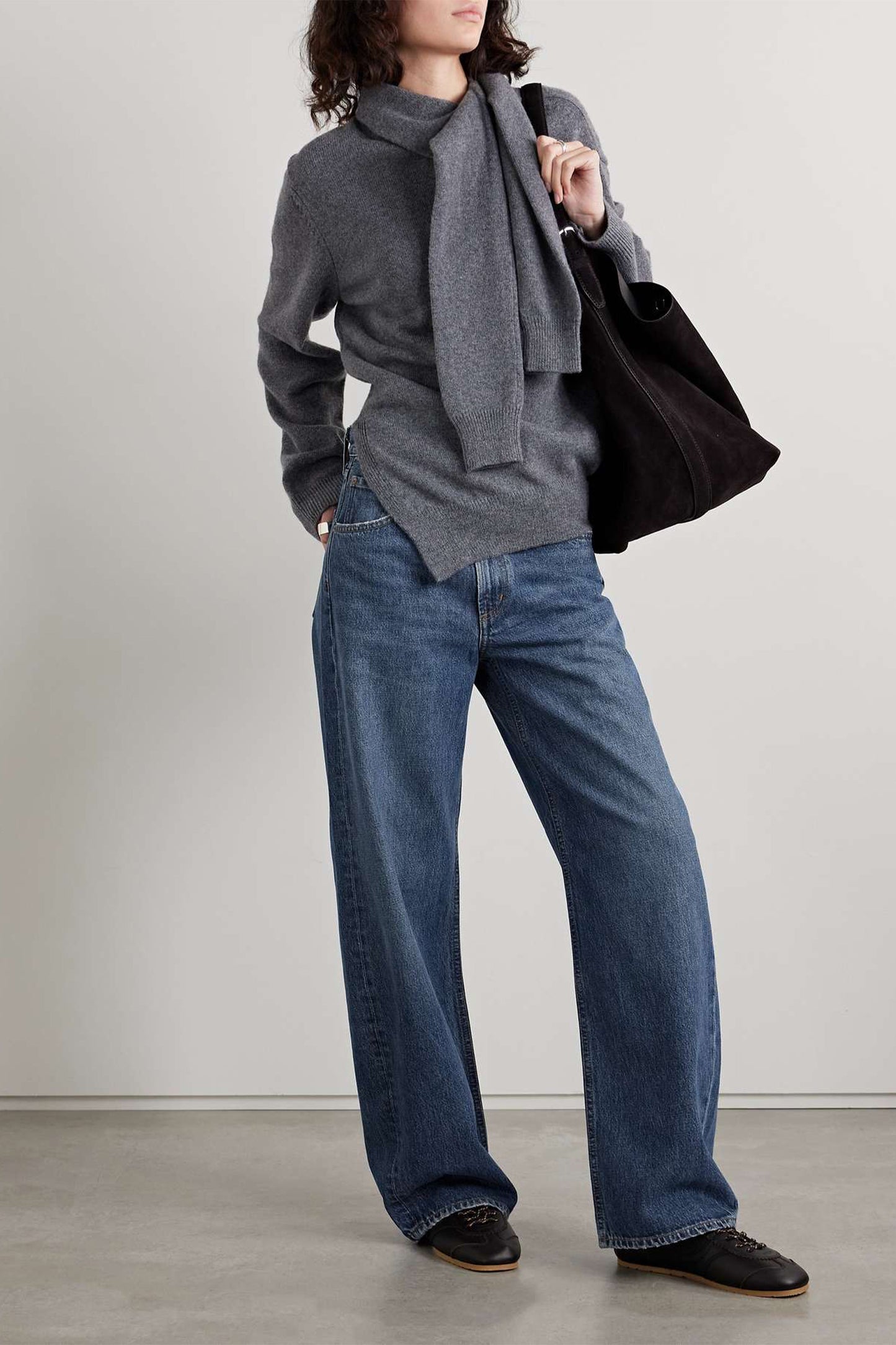 Low Curve Mid-Rise Wide-Leg Jeans