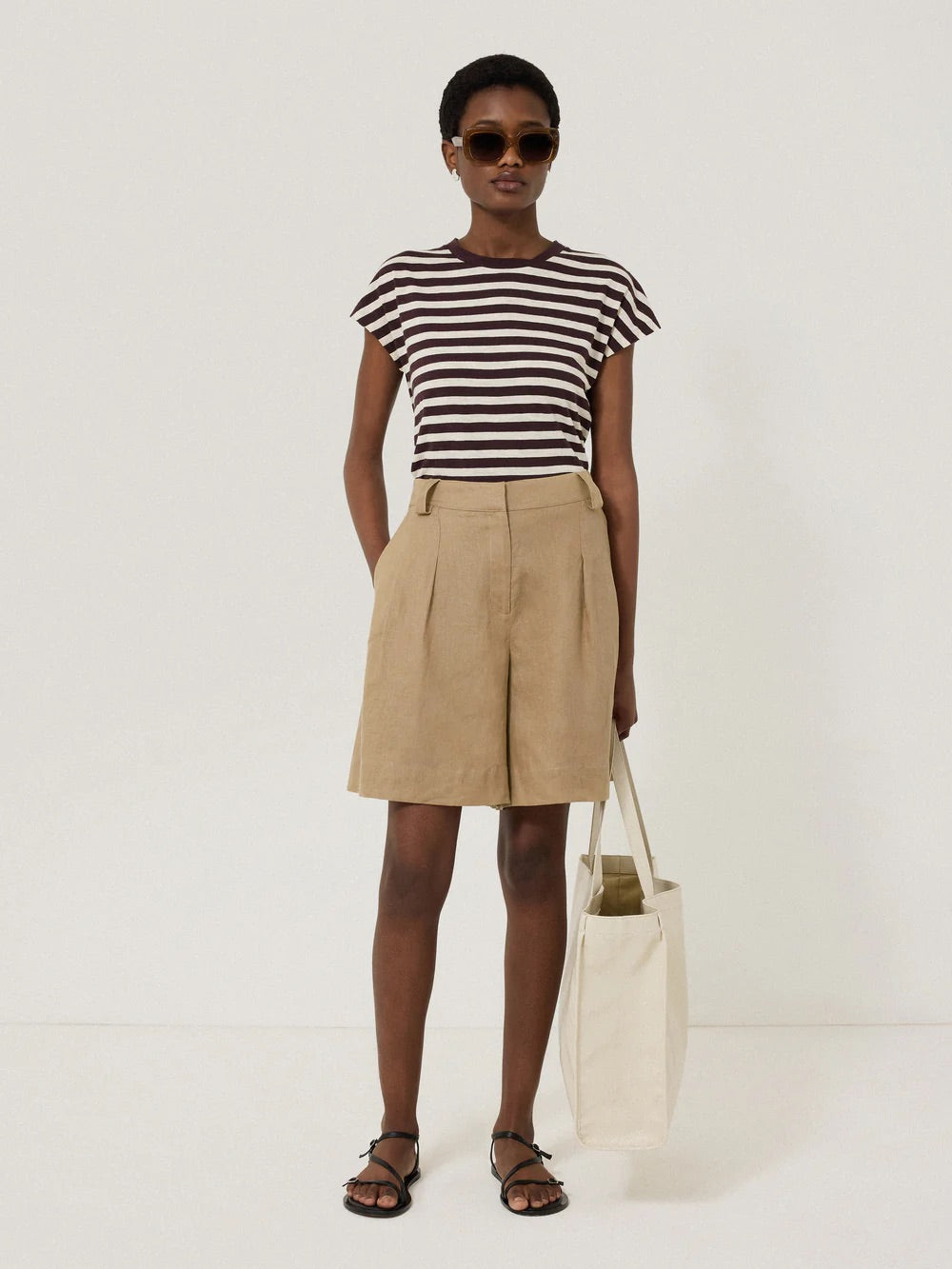 Linen Pleated Bermuda Short
