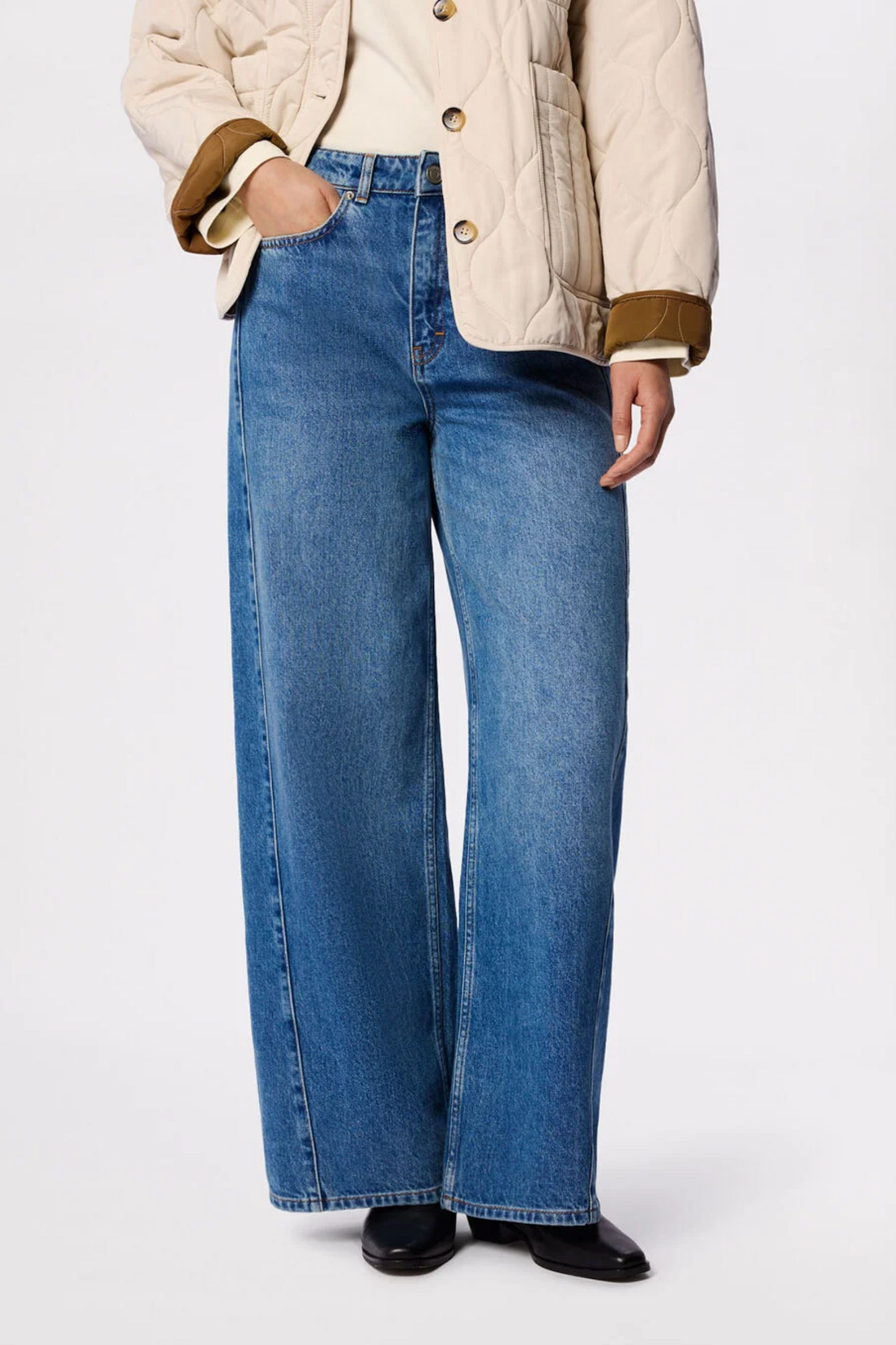 Light-wash Panel-detail Wide-leg Jean