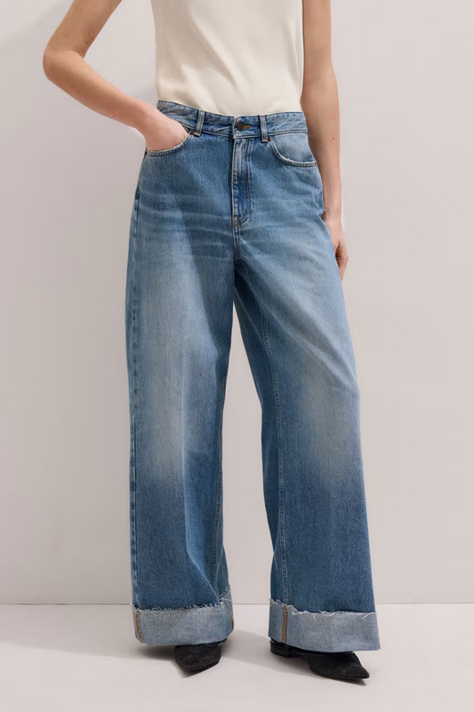 Ankle Grazer Jean