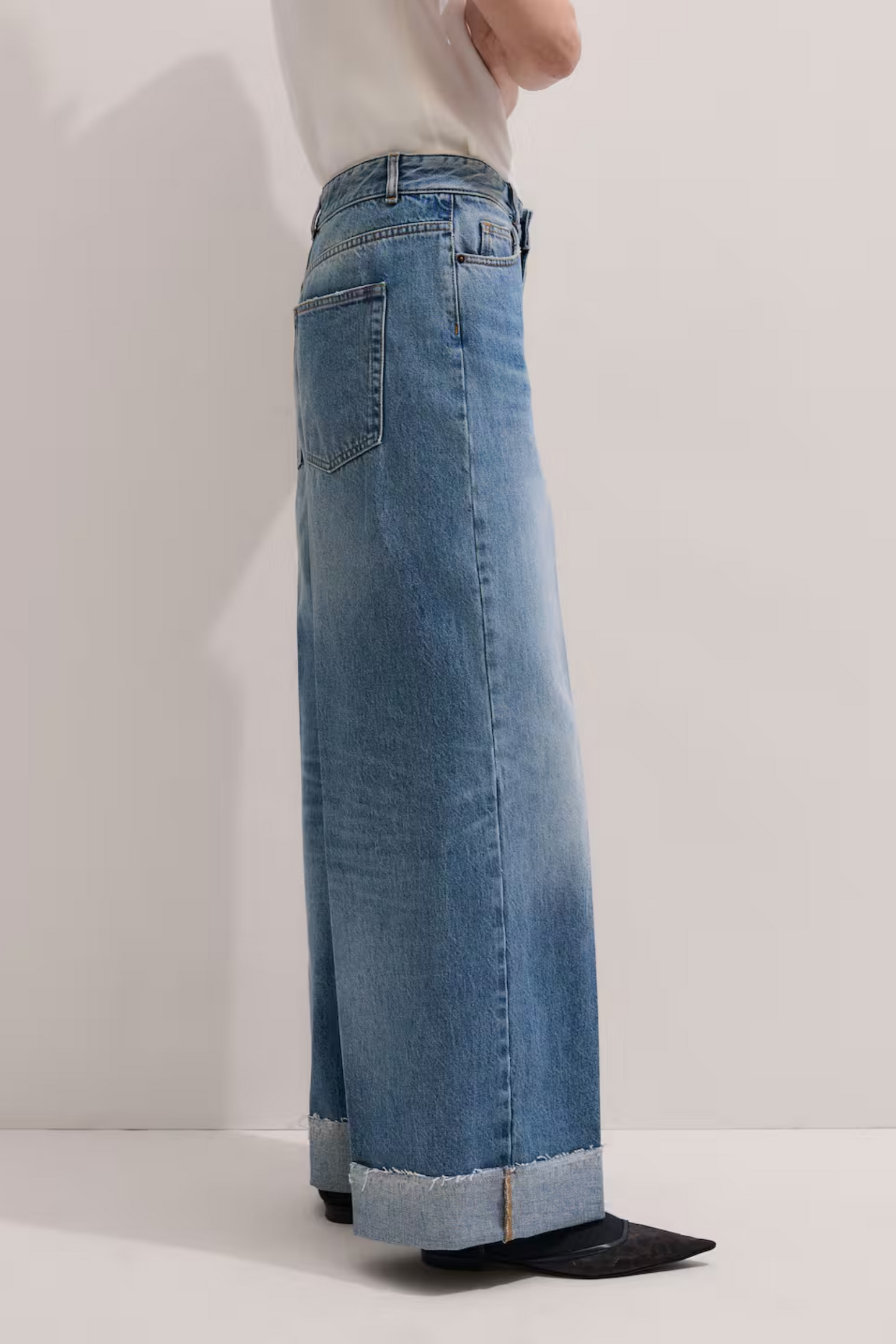 Ankle Grazer Jean