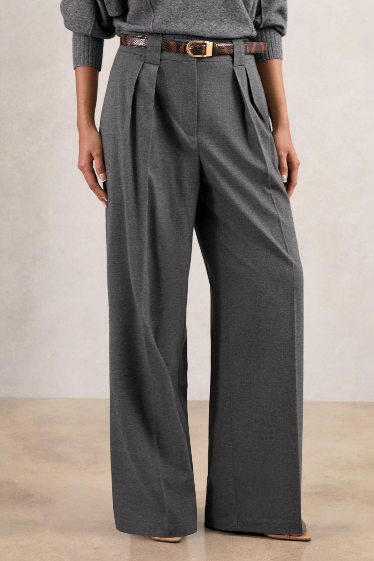 Poppie Tailored Wide-leg Trousers in Grey