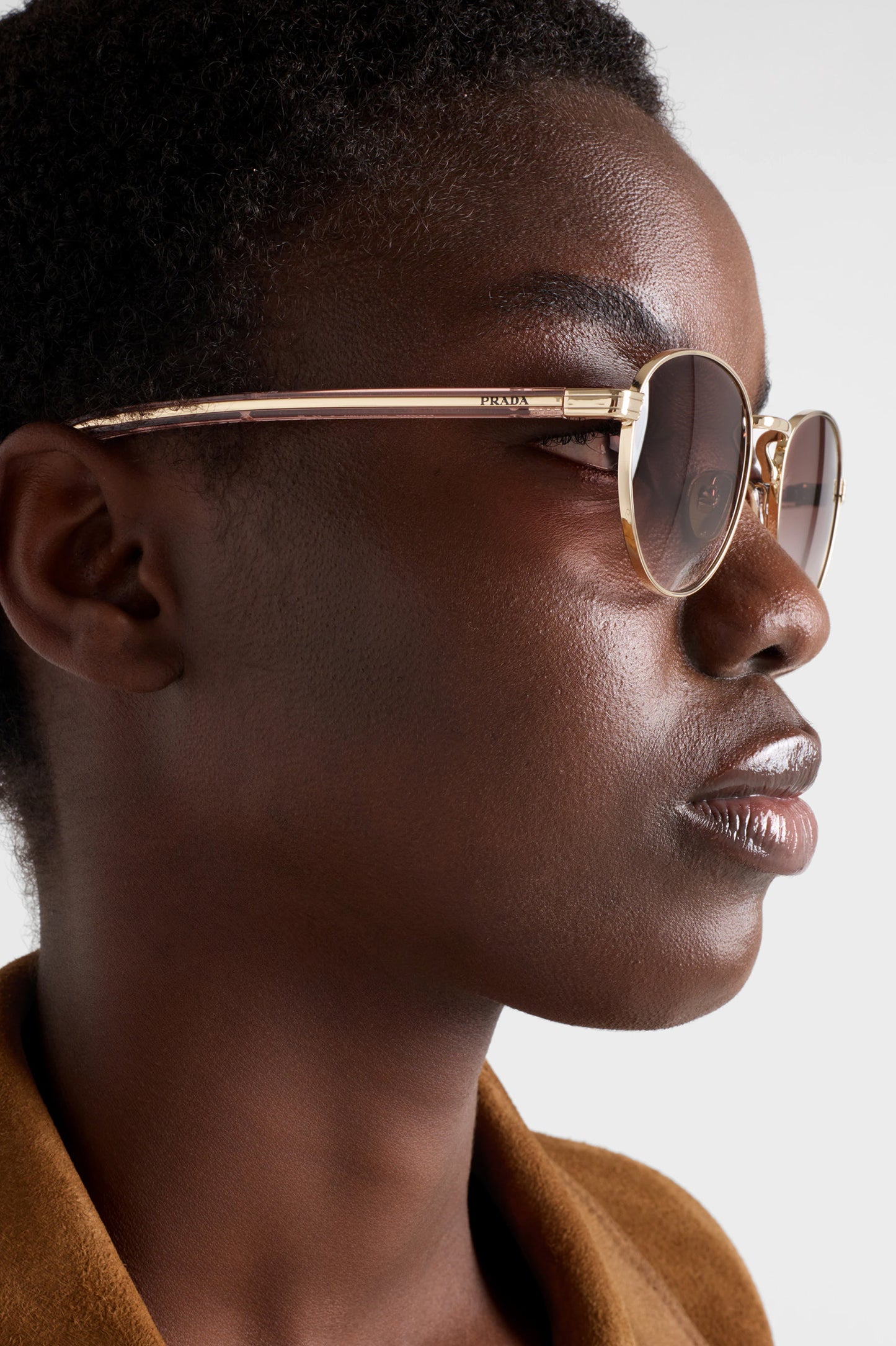 Sunglasses With The Iconic Metal Plaque
