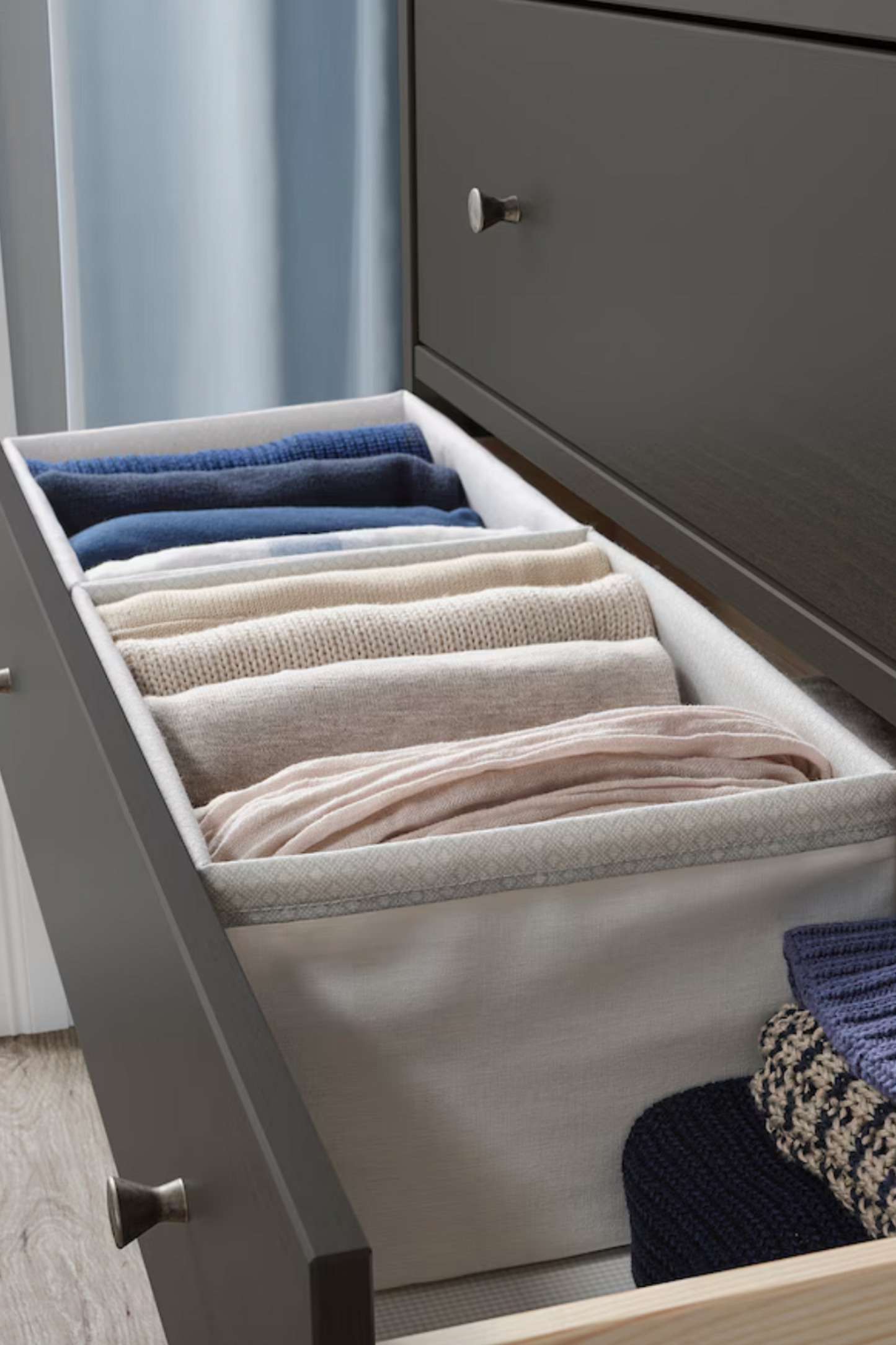 BAXNA - Organiser in Grey and White