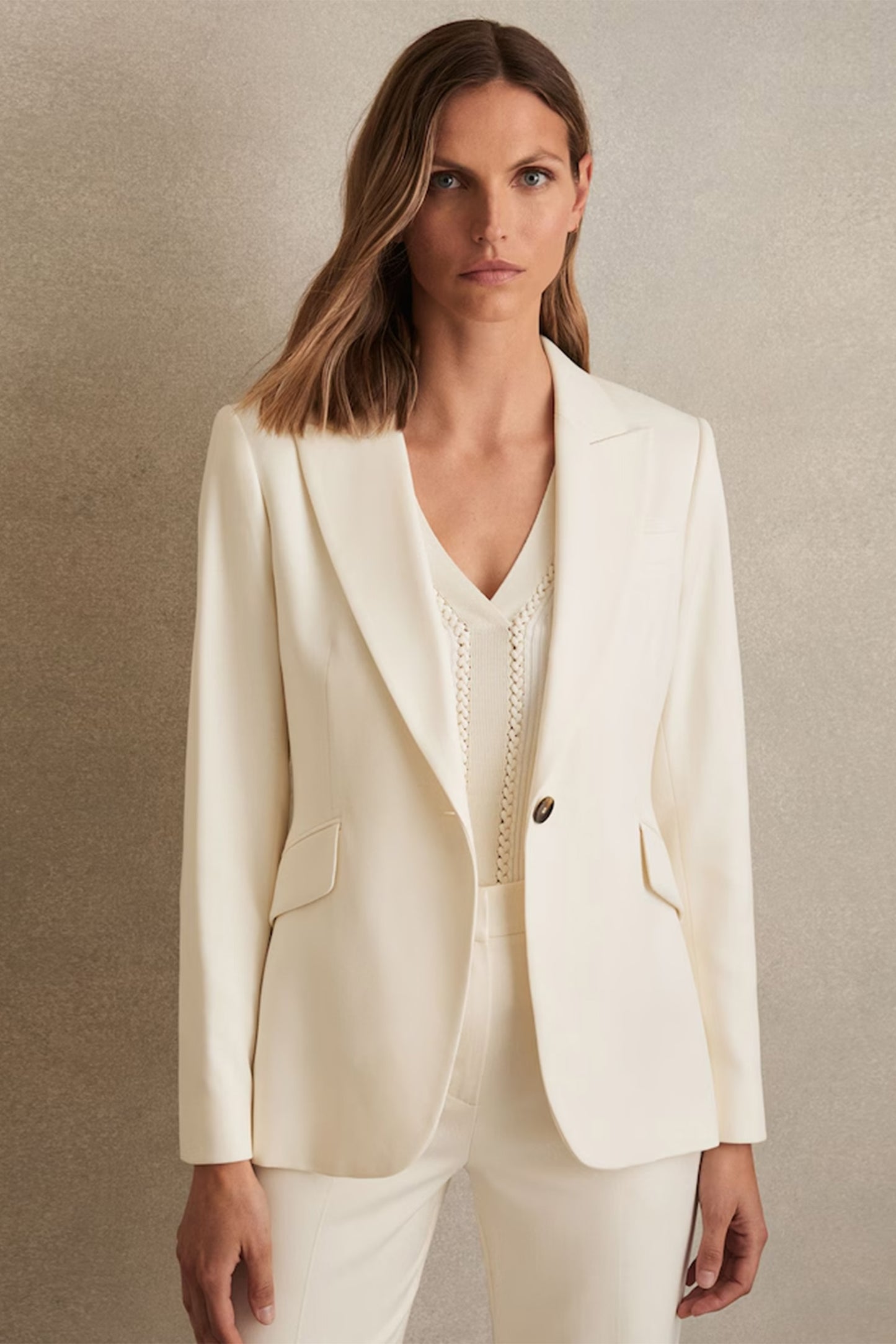 Millie Single-Breasted Peak-Lapel Tailored Blazer in Cream