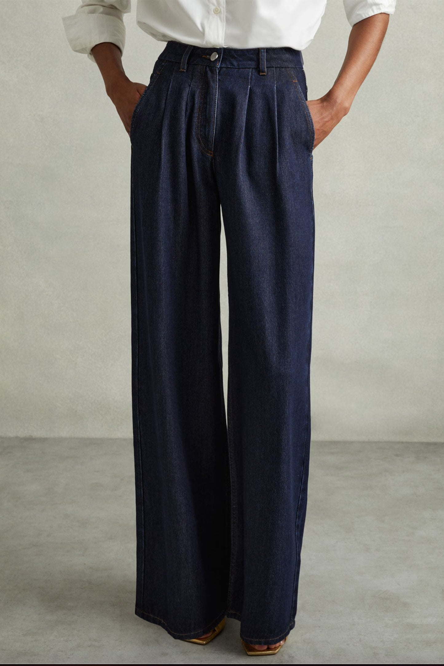Raymond Double Pleat Wide Leg Jeans in Indigo