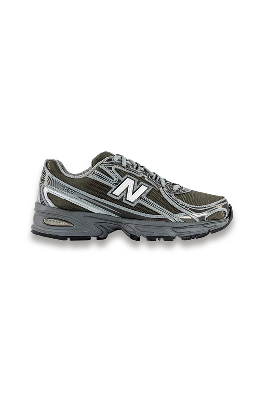 740 V2 Trainers