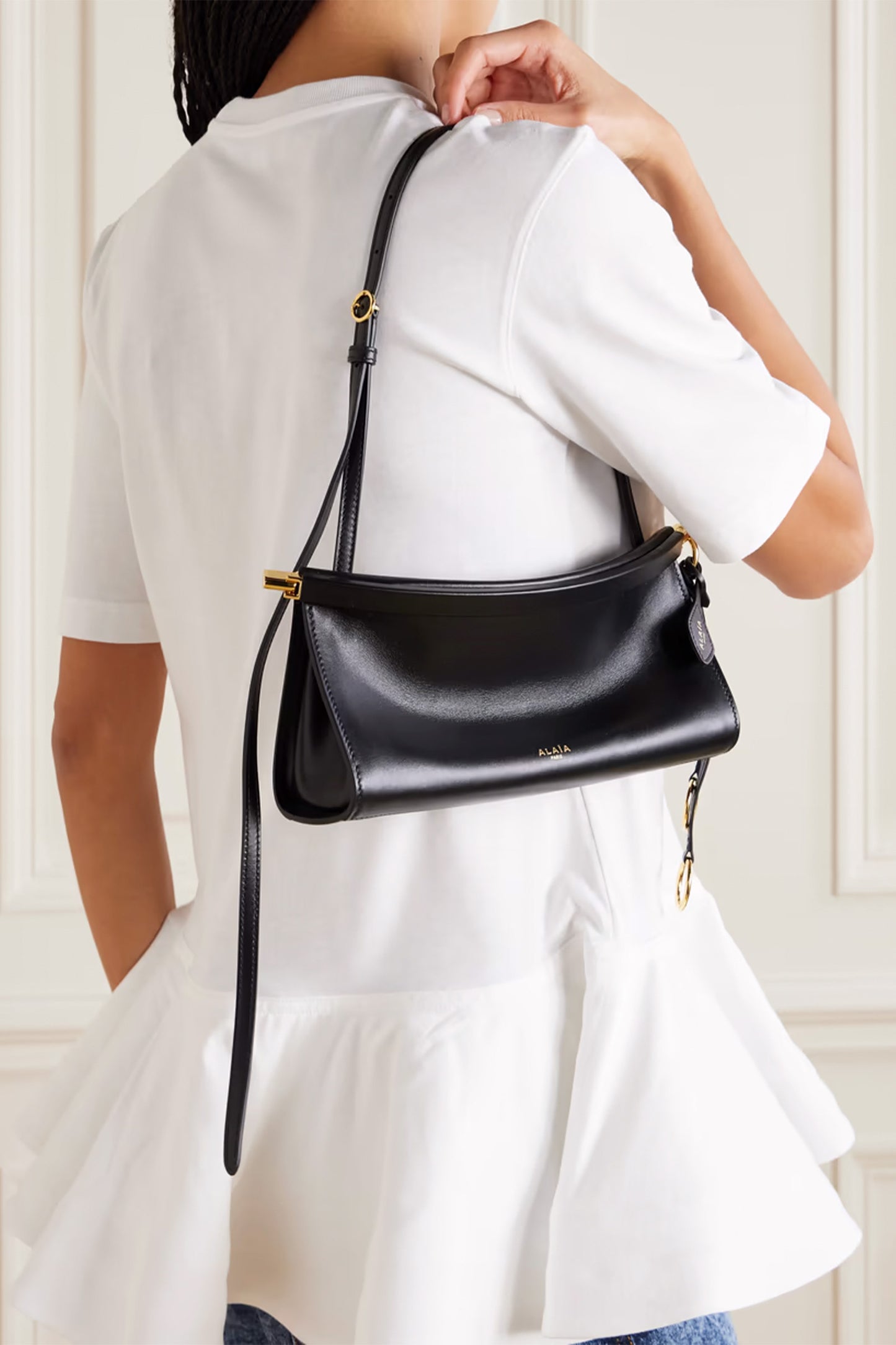 Click E/W small leather shoulder bag