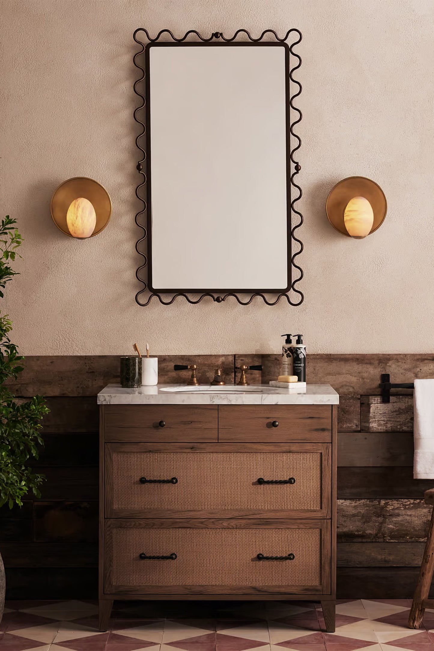 Pia Mirror