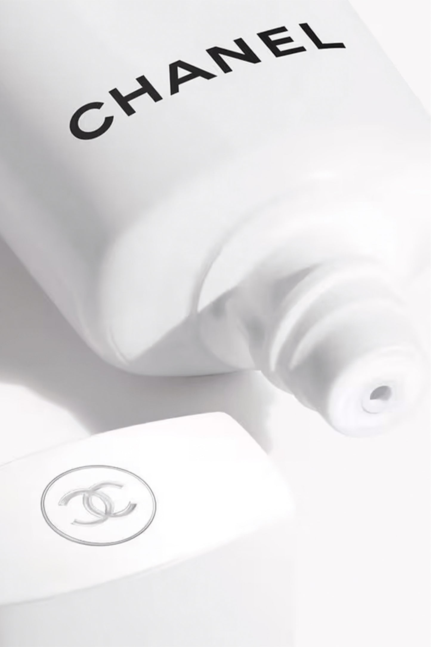 UV Essentiel Complete Protection UV - Pollution - Antioxidant SPF 50 Tube, 30ml