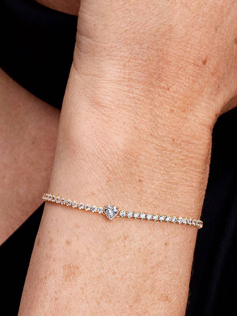 Sparkling Heart Tennis Bracelet