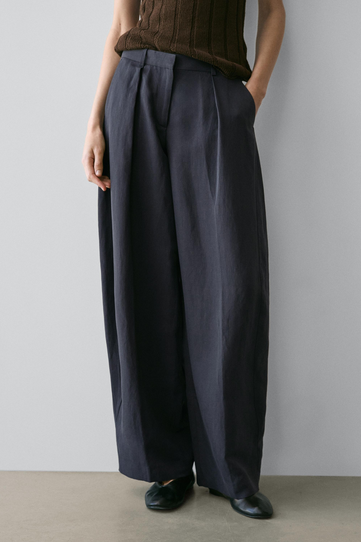 Flowing Trousers with Darts