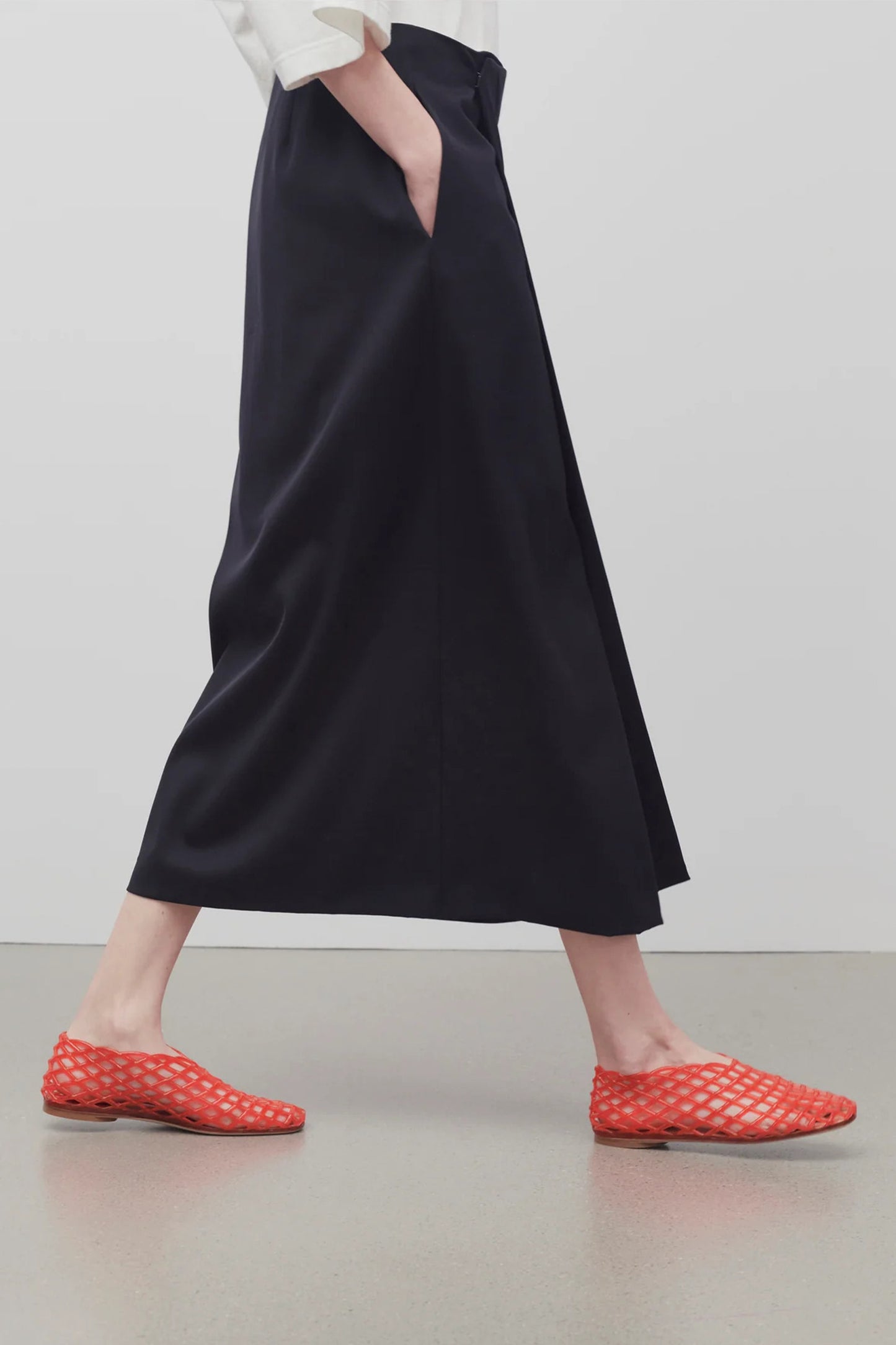 Mara Flat in Vinyl
