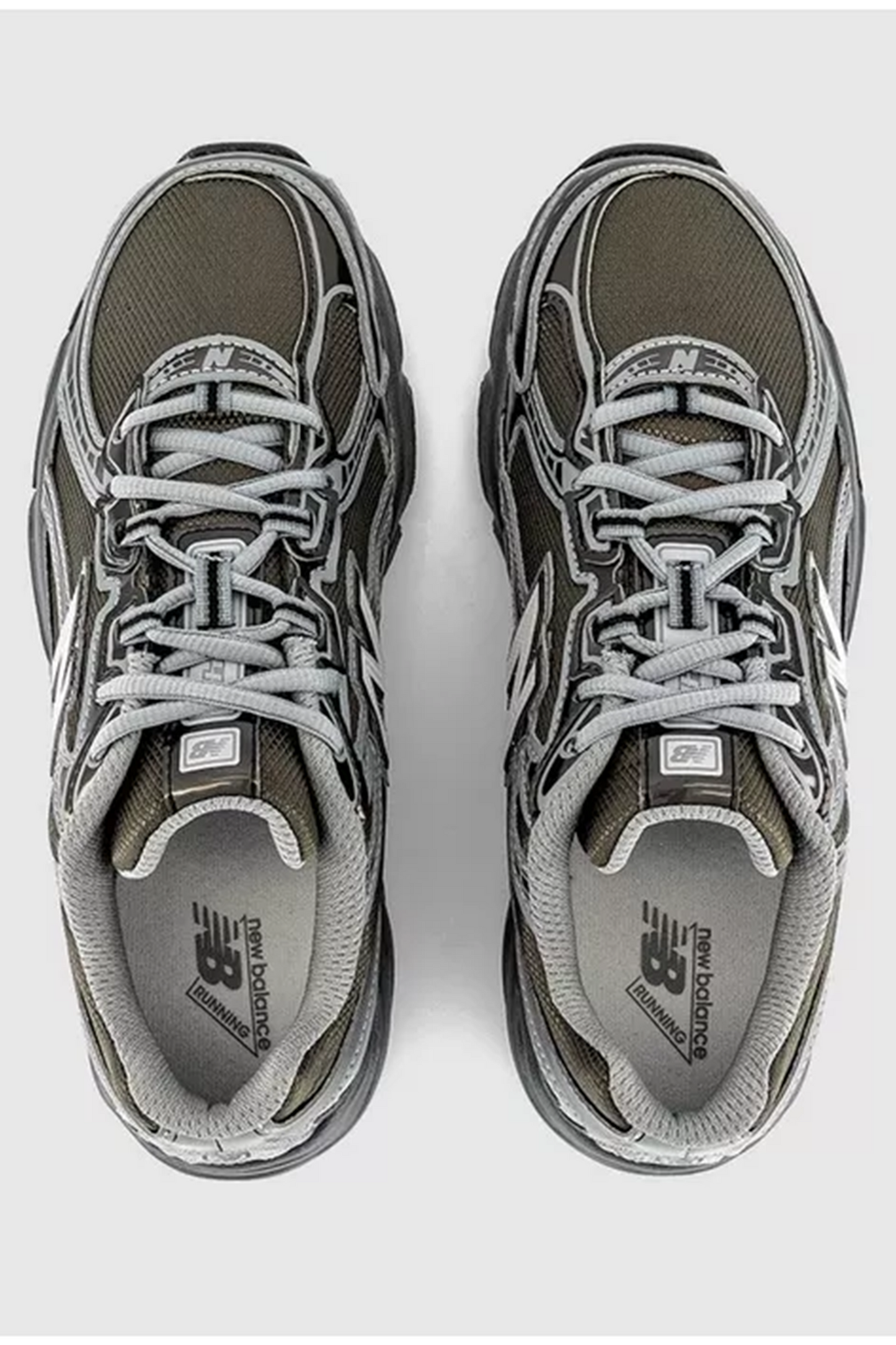 740 V2 Trainers