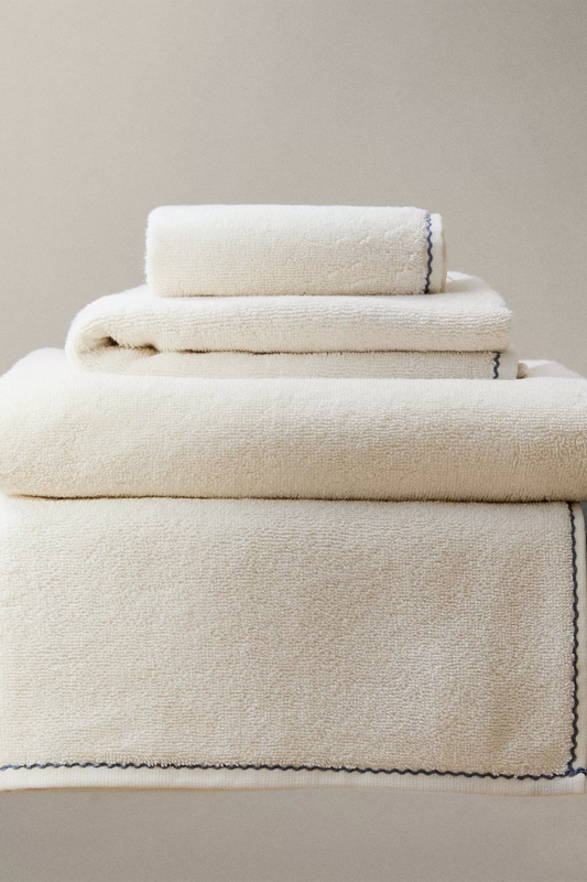 Bath Towel With Scalloped Topstitching