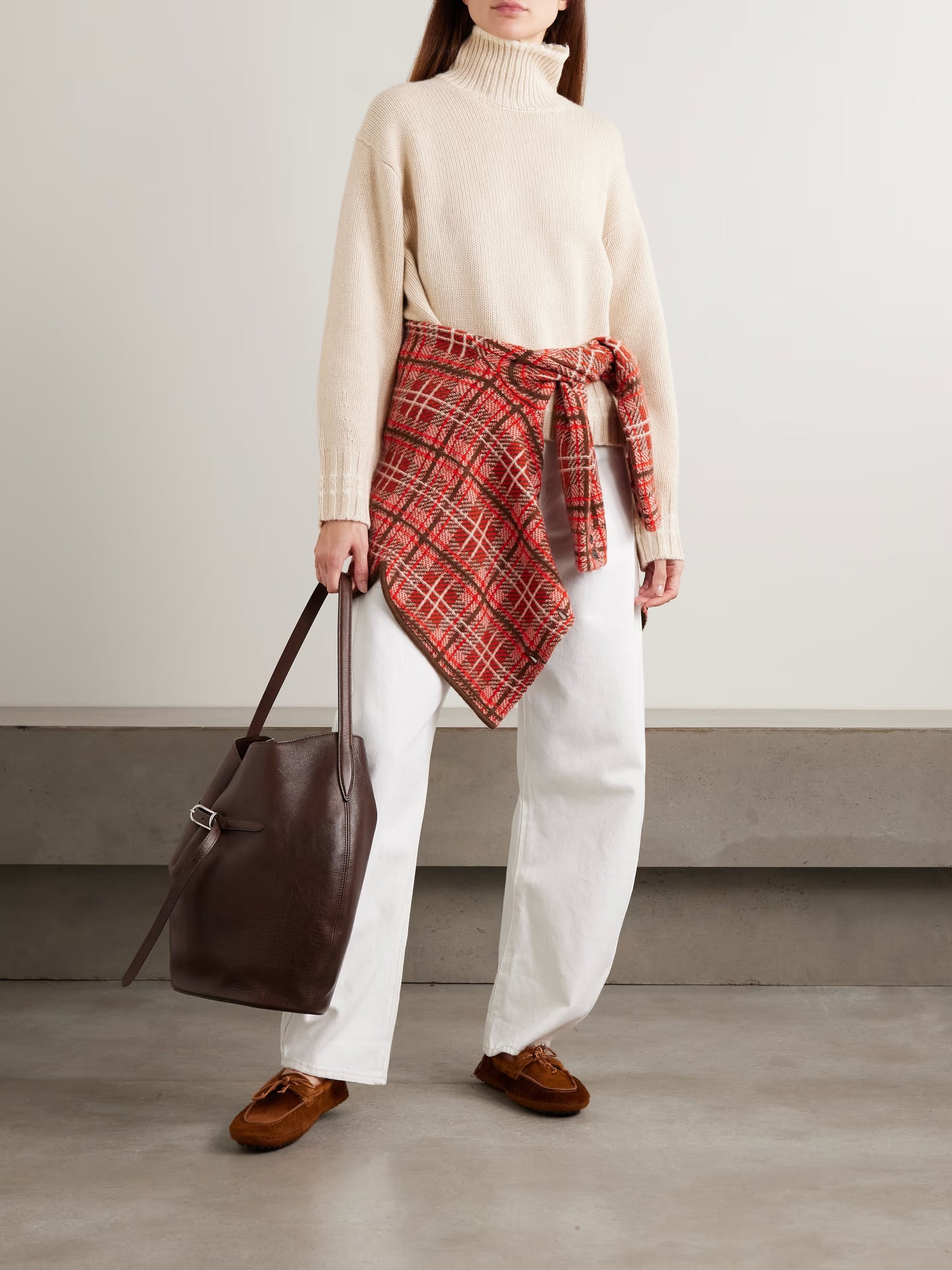 Tipped Cozy Cashmere Turtleneck Sweater